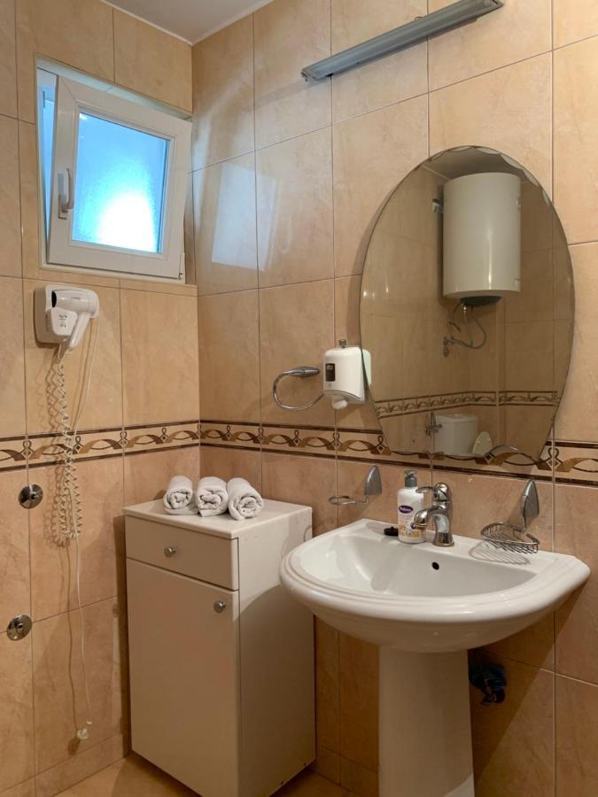 Apartamento The Four Fish Petrovac Exterior foto
